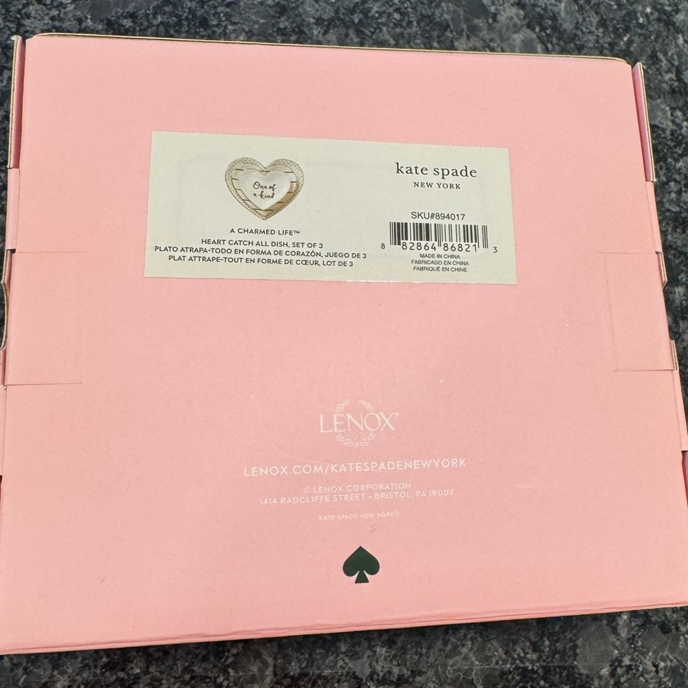 Kate Spade ♠️ Heart Shaped set of 3 dishes for your nightstand or desk